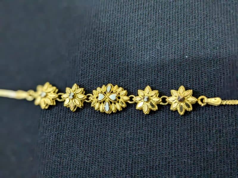 Gold Bracelet made my Qasmia jewllers 4