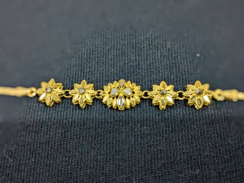 Gold Bracelet made my Qasmia jewllers 5