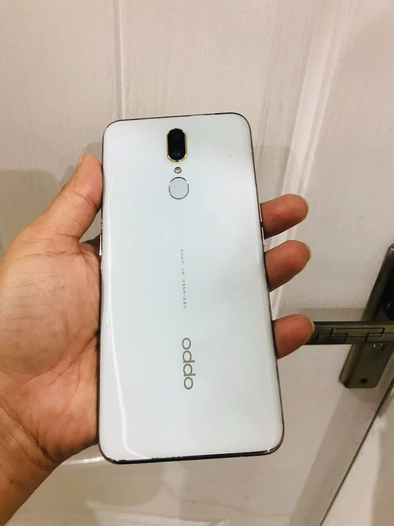 oppo f11 want to sell in good condition 5