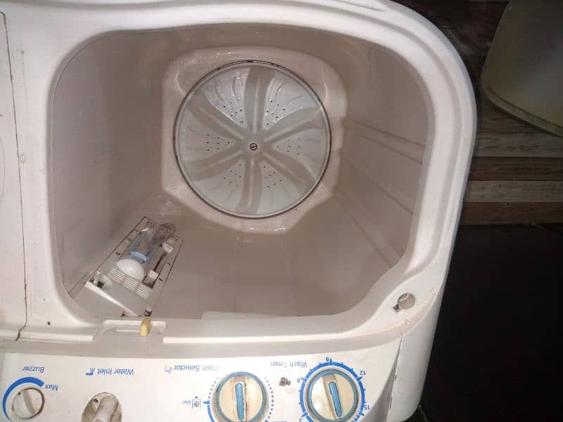 Haier washing machine Semiautomatic capacity 8kg 5