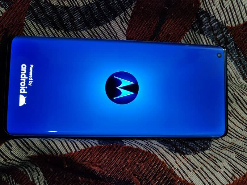 Motorola edge plus 2020 1