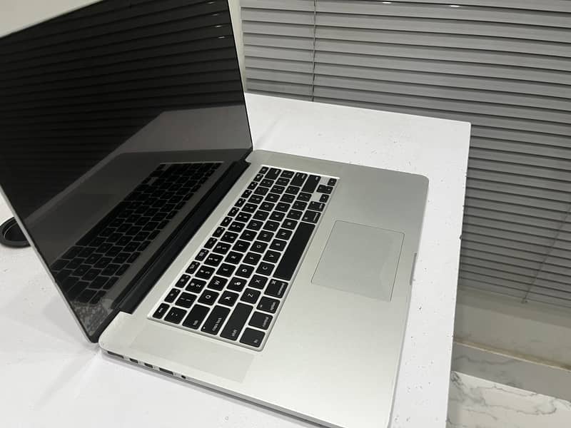 Macbook Pro 2014 i7 16GB 512 GB SSD 15 inch 0