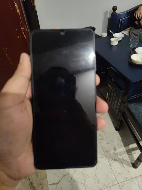 Samsung a06 4 GB ram 64 GB tom 1