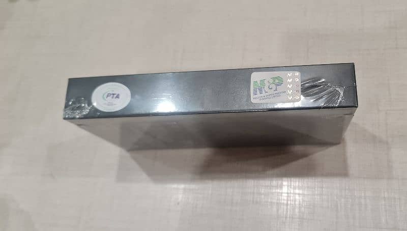 samsung s25 ultra 512gb official pta with buds 3 ,titanium grey,sealed 1