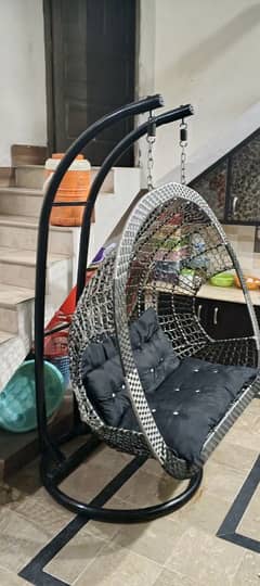 Double swing chair new condition