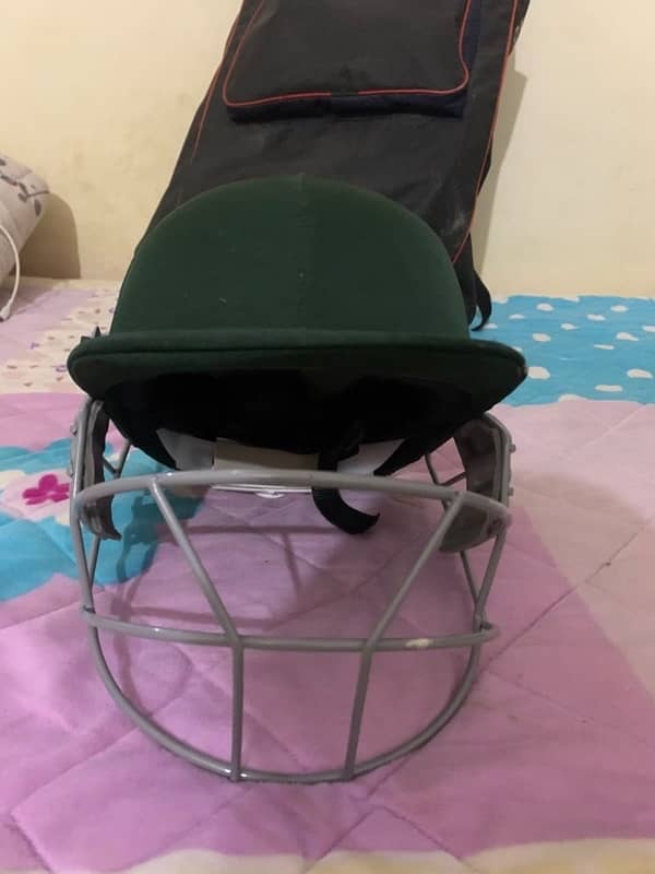 Cricket batting kit for right hand. 7