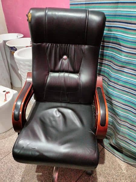 office Chair Table For Sale Reasonable Price 1