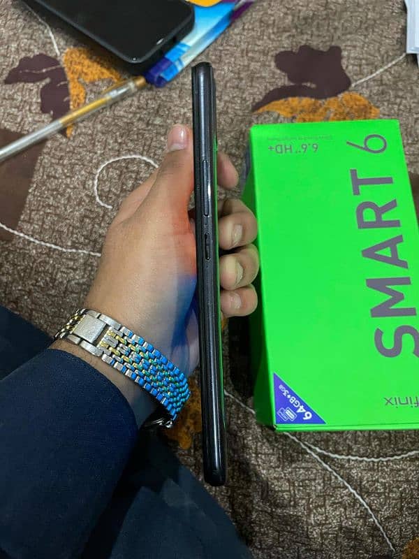 infinix smart 6.4+3 /64 2