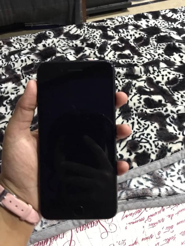 pta approved iphone 7plus in 8/10 condition 1