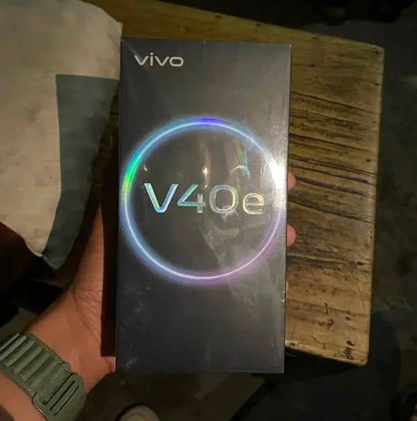 Vivo V40 e  8+8/256gb pta approved 2