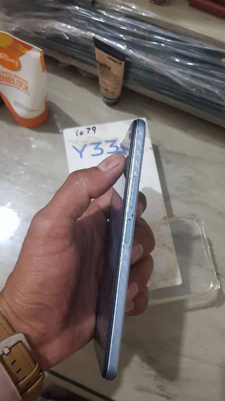 vivo y33s 8+4 GB ram 4