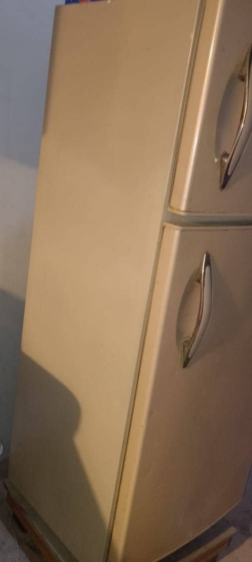 Haier Refrigerator HRF 320 2