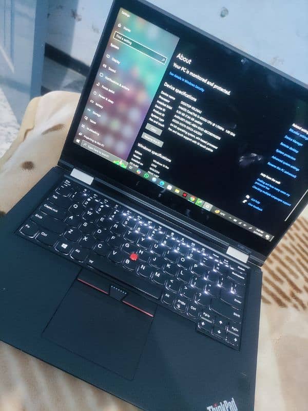 Lenovo ThinkPad X380 1