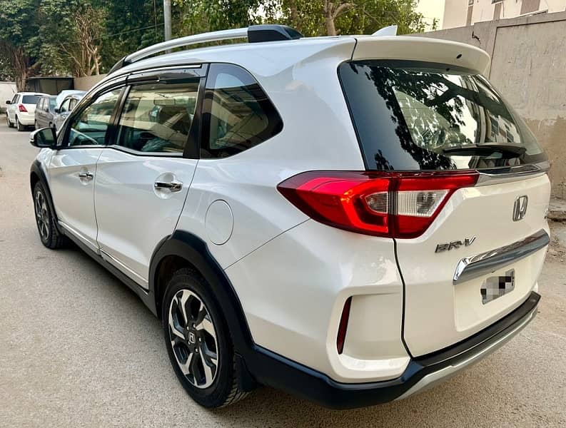 Honda BR-V S Package 2020/2019 White Full house 5