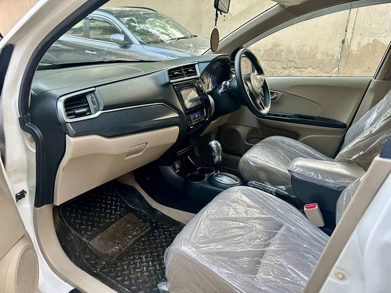 Honda BR-V S Package 2020/2019 White Full house 6