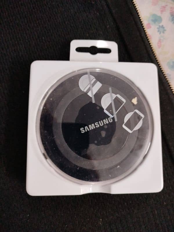 Samsung Original wireless charger. 1