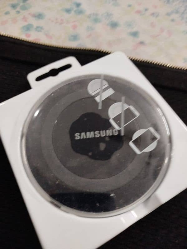 Samsung Original wireless charger. 2