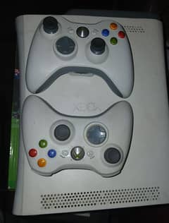 xbox 360 fat 320 gb with 2 wireless controller