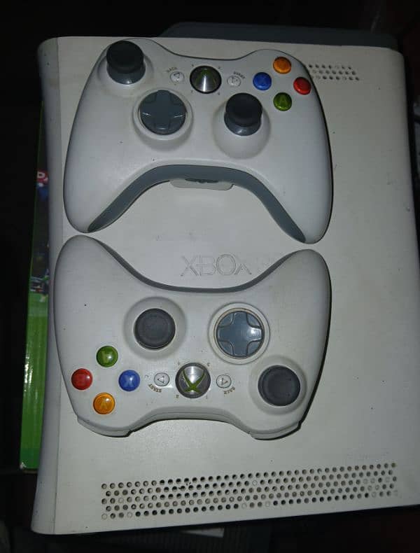 xbox 360 fat 320 gb with 2 wireless controller 0