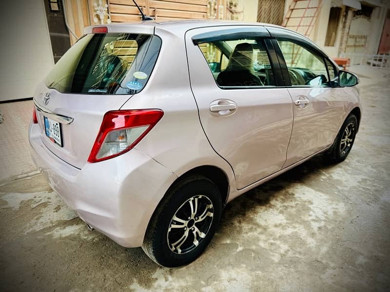 Toyota Vitz 2011 5