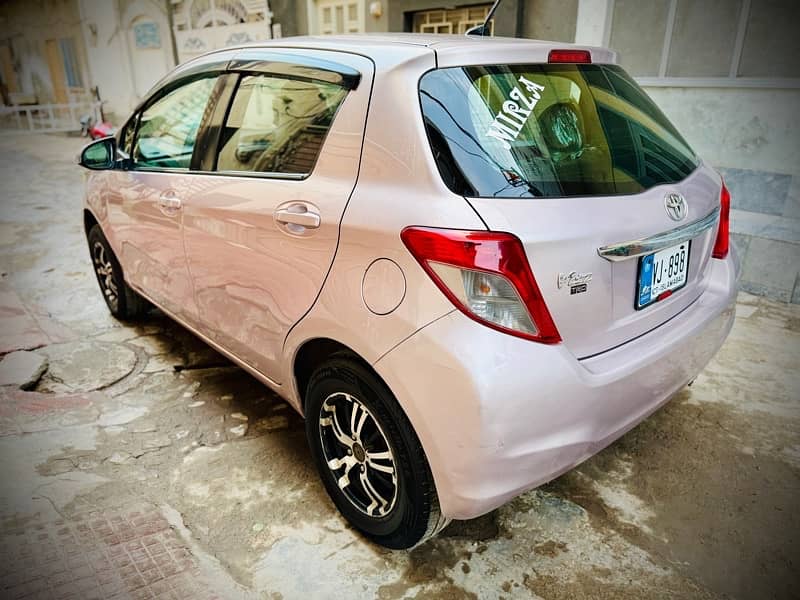 Toyota Vitz 2011 6