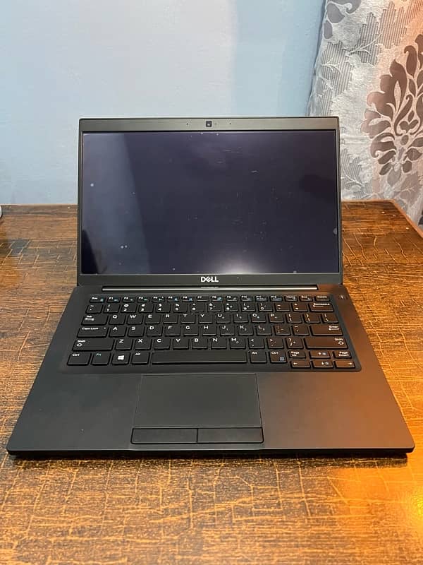 Dell Latitude 7790 i5 (8th gen) 1