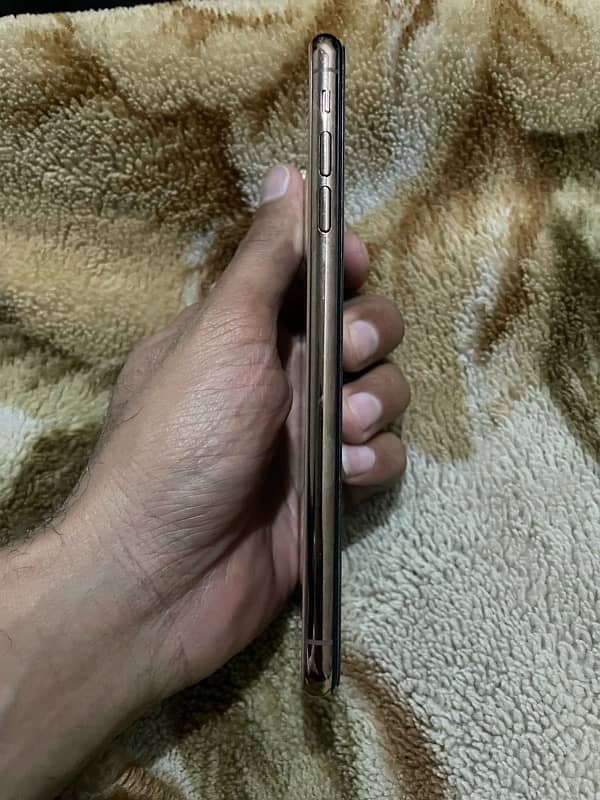 iphone xsmax golden colour  non pta jv lush condition lush 1