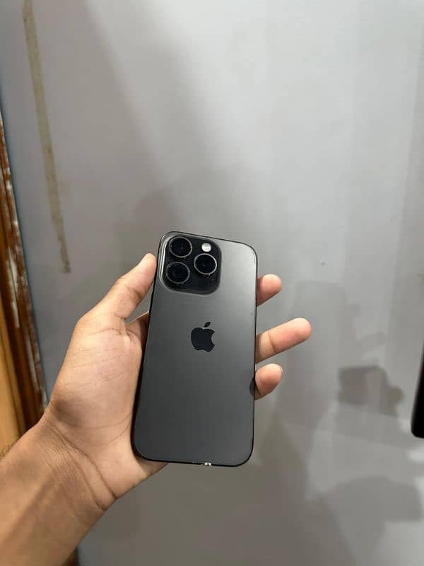 IPhone 15 Pro 0