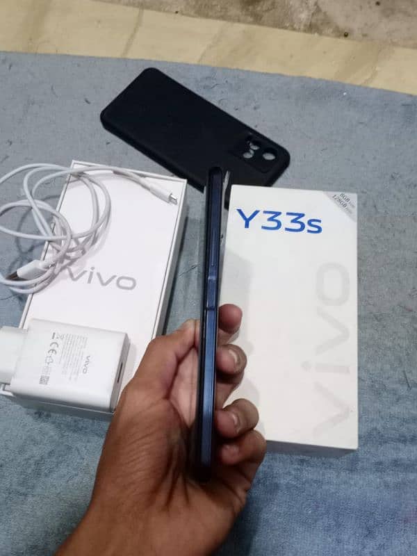 Vivo y 33s 8/128 4