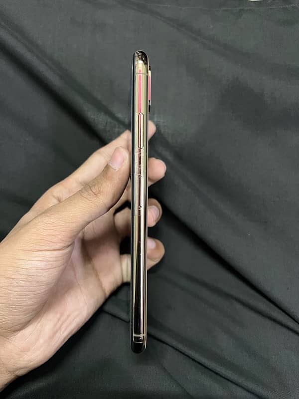 iPhone XS Max dual sim pta approved with box 2