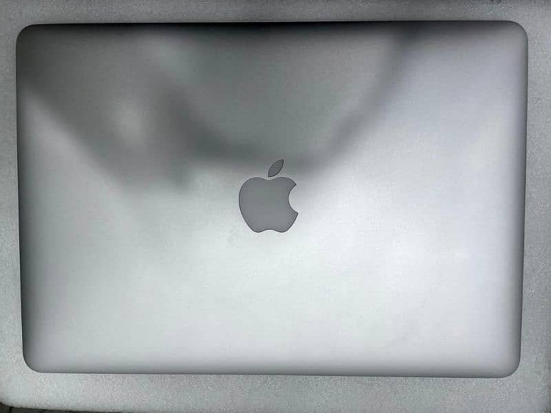 MacBook air 2017 for sale on urgent Base 1