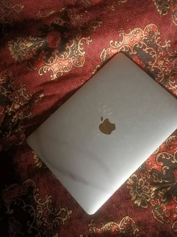 MacBook air 2017 for sale on urgent Base 3