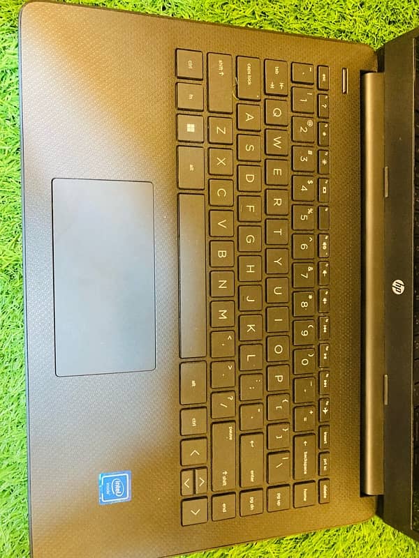 hp laptop 14 10/10 condition 2