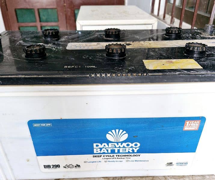 Daewoo battery DIB 200 + UPS 1500 VA in a perfect running condition 2