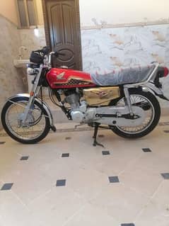 Honda 125 self start for sale. condition 10/10.