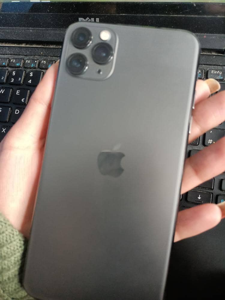 Apple iPhone 11 Pro Max 2