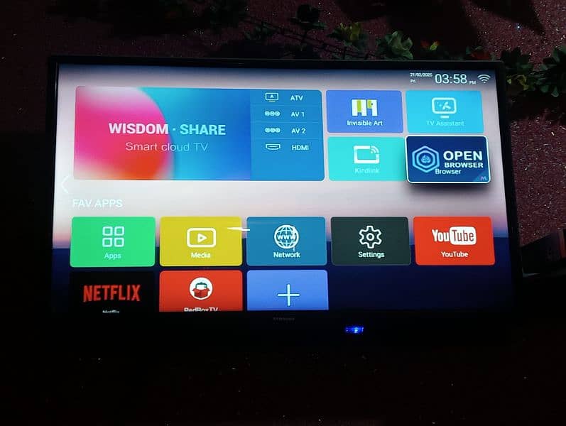 Samsung Android LED smart cloud TV 1