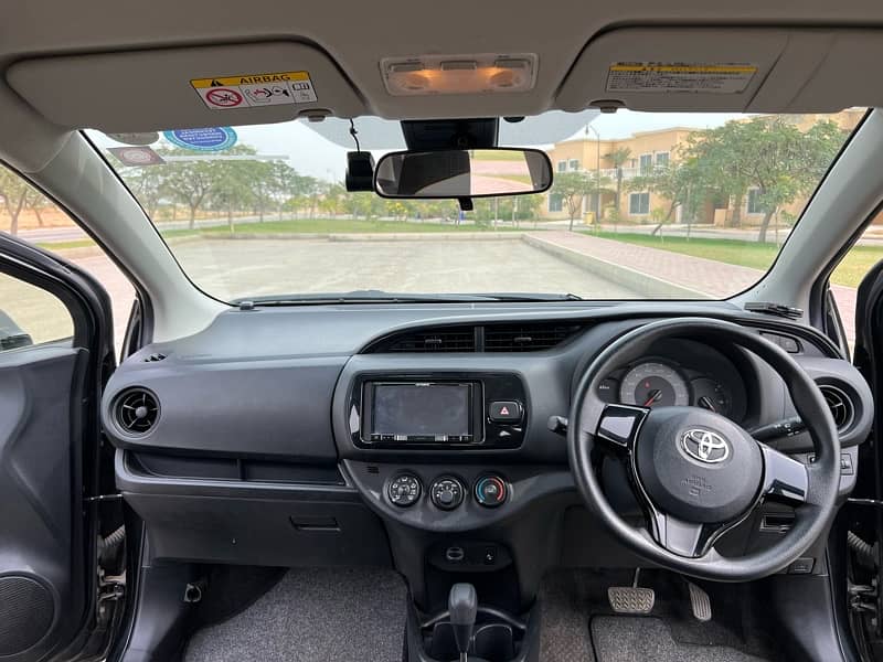 Toyota Vitz 2018 Reg 2022 8