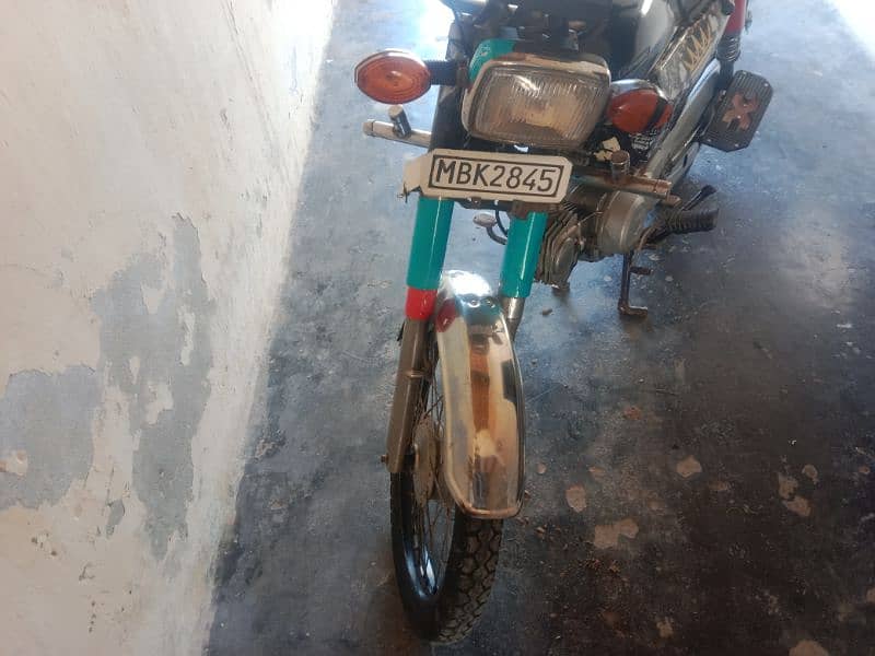 bike near pahrianwali phalia tehsil location me available hoga 4