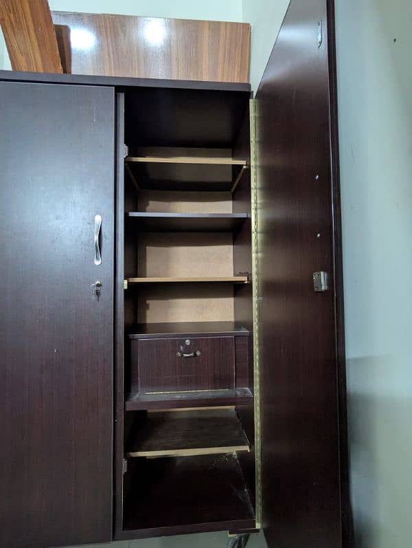 Urgent Selling Cupboard in Lahore 2