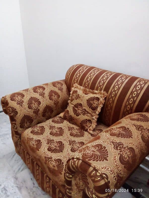 Sofa Set 5 Seater Very Good Condition 5