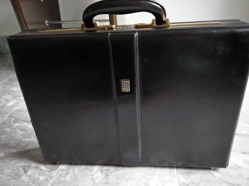 Jafferjees Royal Mile Briefcase - Black 0