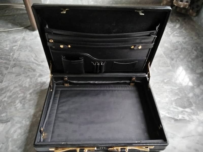 Jafferjees Royal Mile Briefcase - Black 2