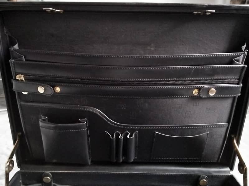 Jafferjees Royal Mile Briefcase - Black 4