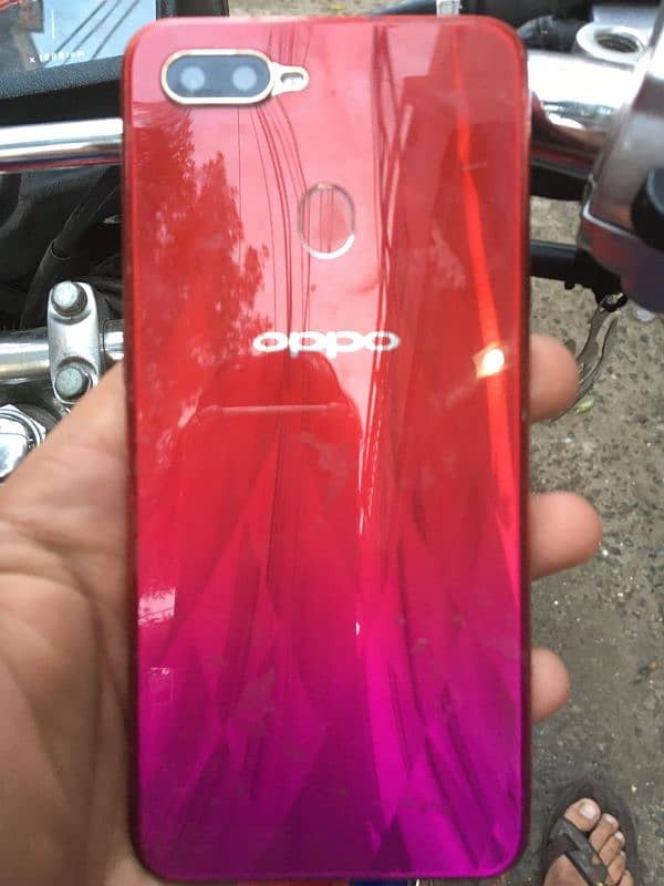 OPPO F9 PRO 0