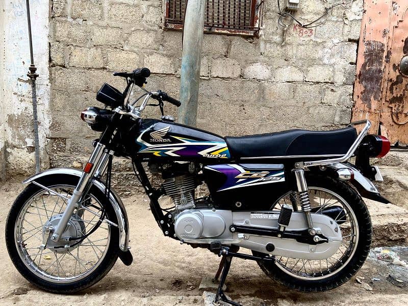 Honda 125 larkana number 1