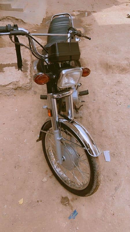 Honda 125 larkana number 4