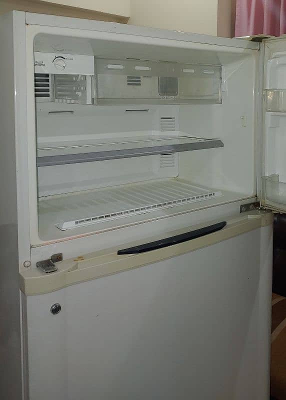 LG 2 door fridge made in Korea 3