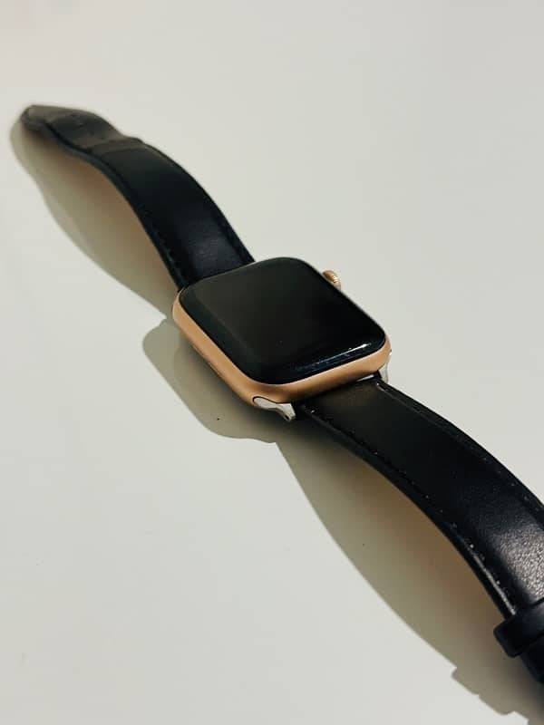 APPLE WATCH SERIES 6 44MM GOOD CONDITION WITH CHARGER 5