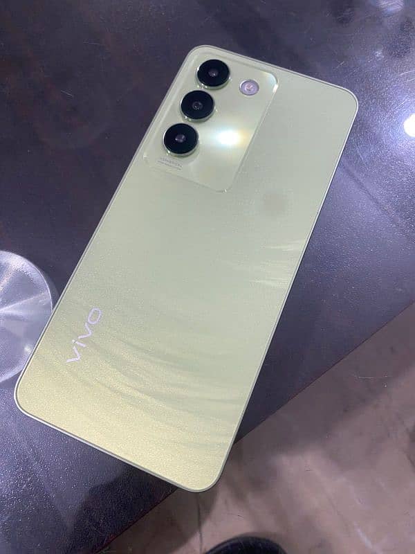 Vivo y100 8/256 gb 0